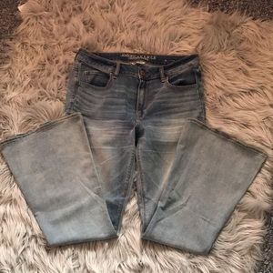 🦅 American eagle artist flare jeans, high waisted